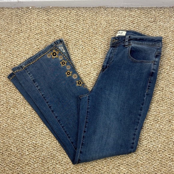 CHARLIE B Denim Flare Jeans with Gold Embroidery - Picture 15 of 15